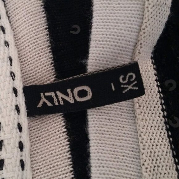 ONLY brand striped sweater Size XS-NWOT - Picture 9 of 10